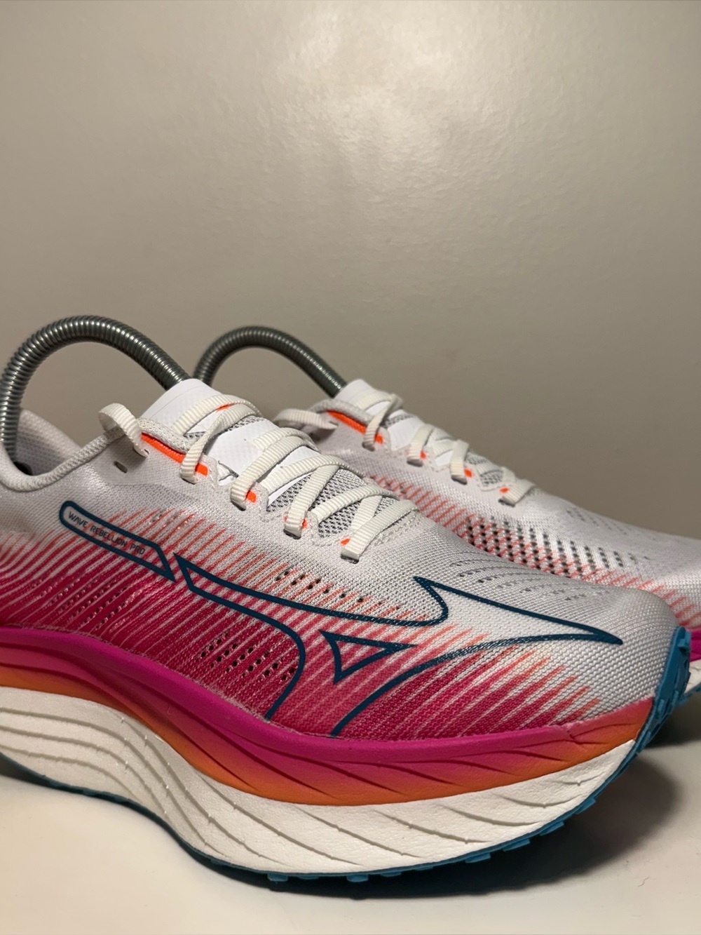 Mizuno Wave Rebellion Pro Running Shoes Women’s Size 8 Pink White Cushioned
